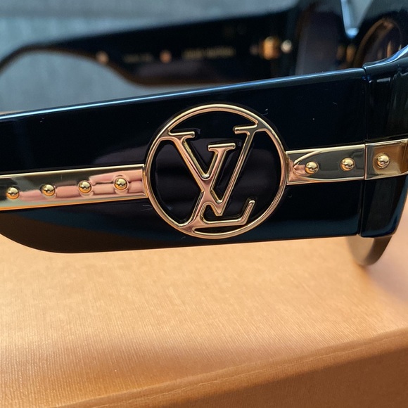 Amazing authentic Louis Vuitton sunglasses - Picture 7 of 9